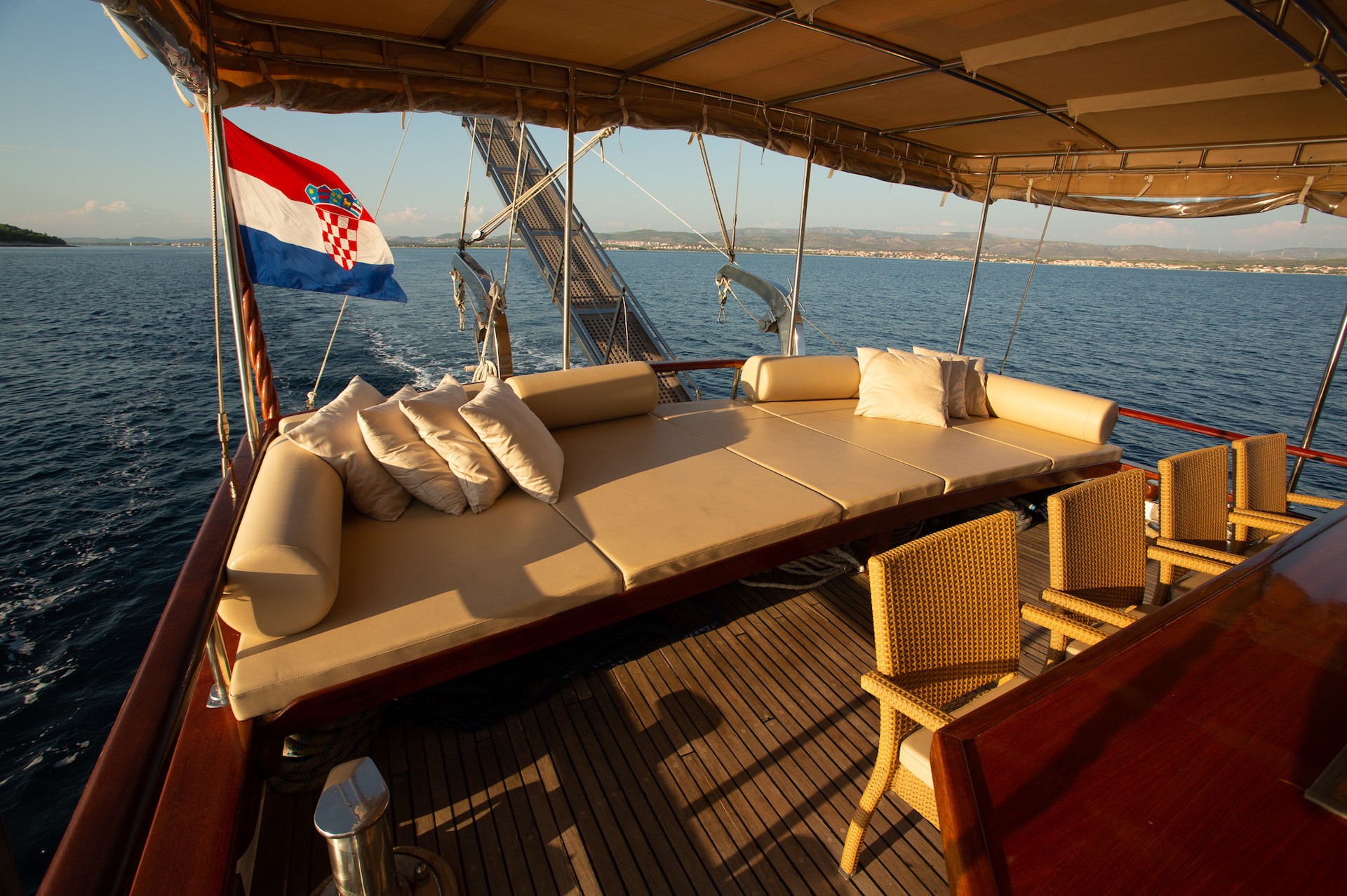 yacht charter Malena chilling