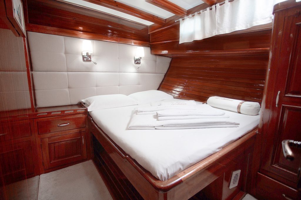 yacht charter Malena double cabin