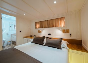 yacht charter Maske cabin