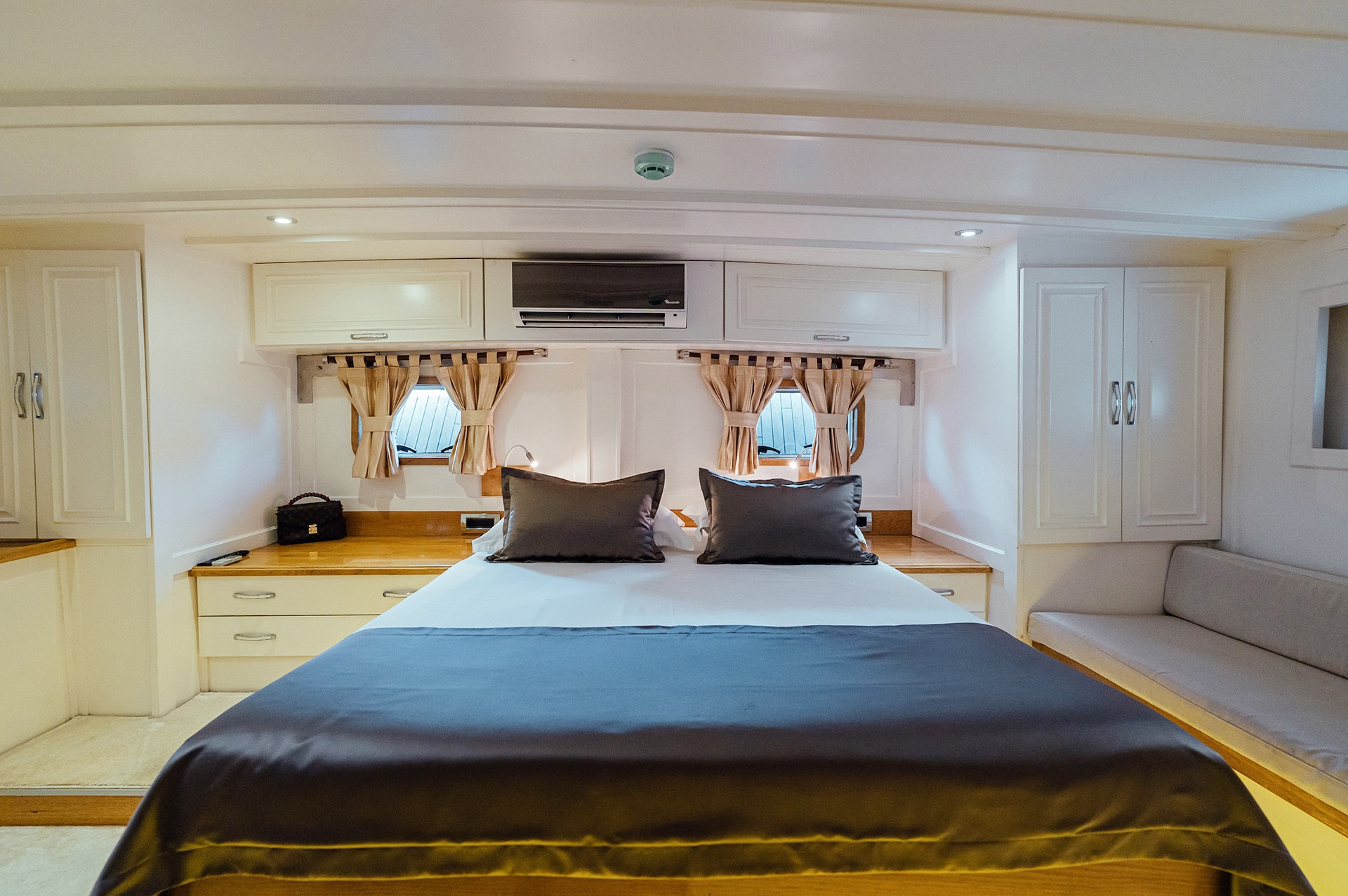 yacht charter Maske double cabin