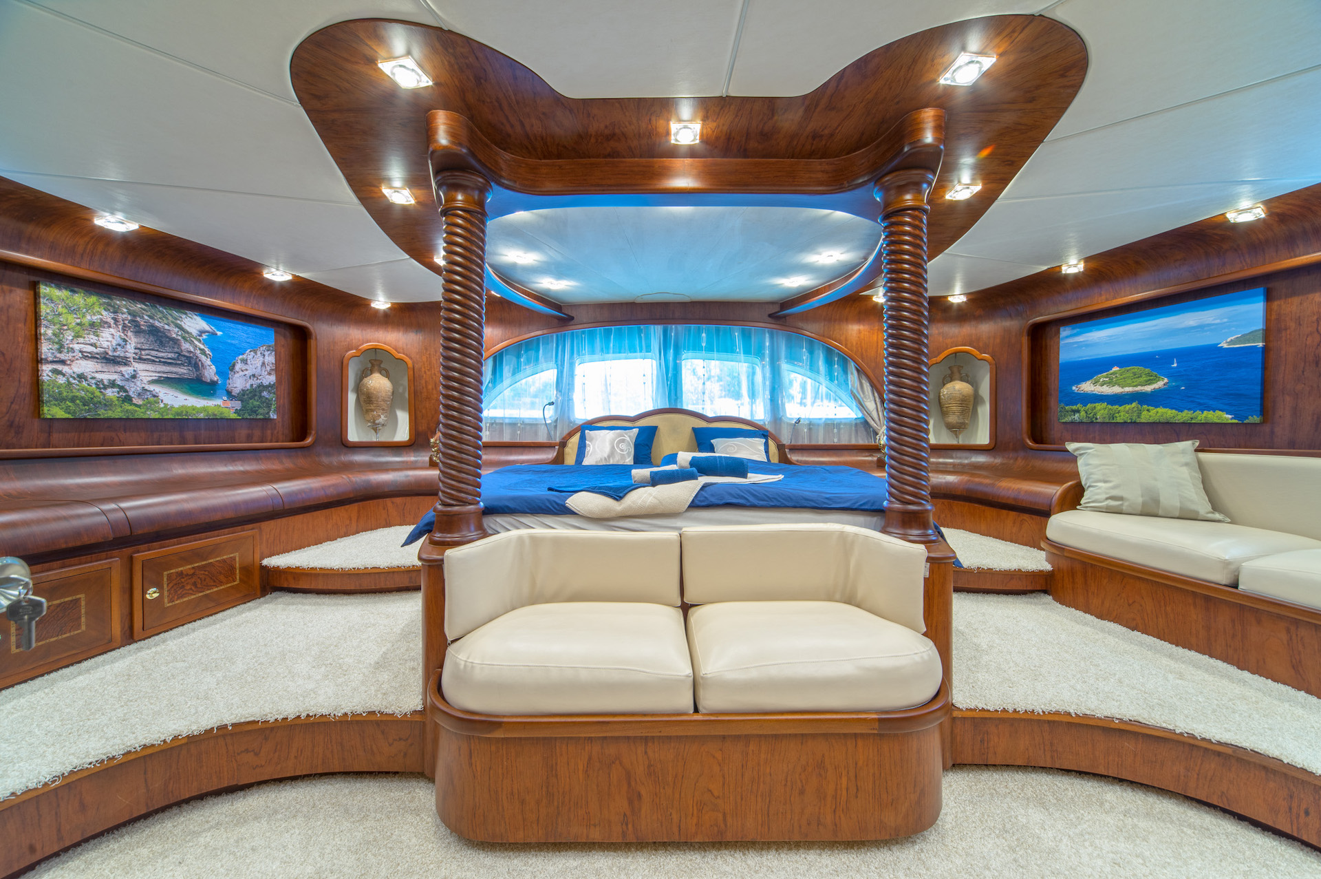 yacht charter master cabin Alba
