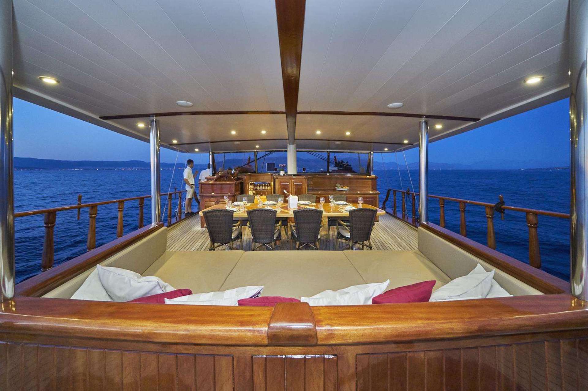 yacht charter Morning Star alfresco dining