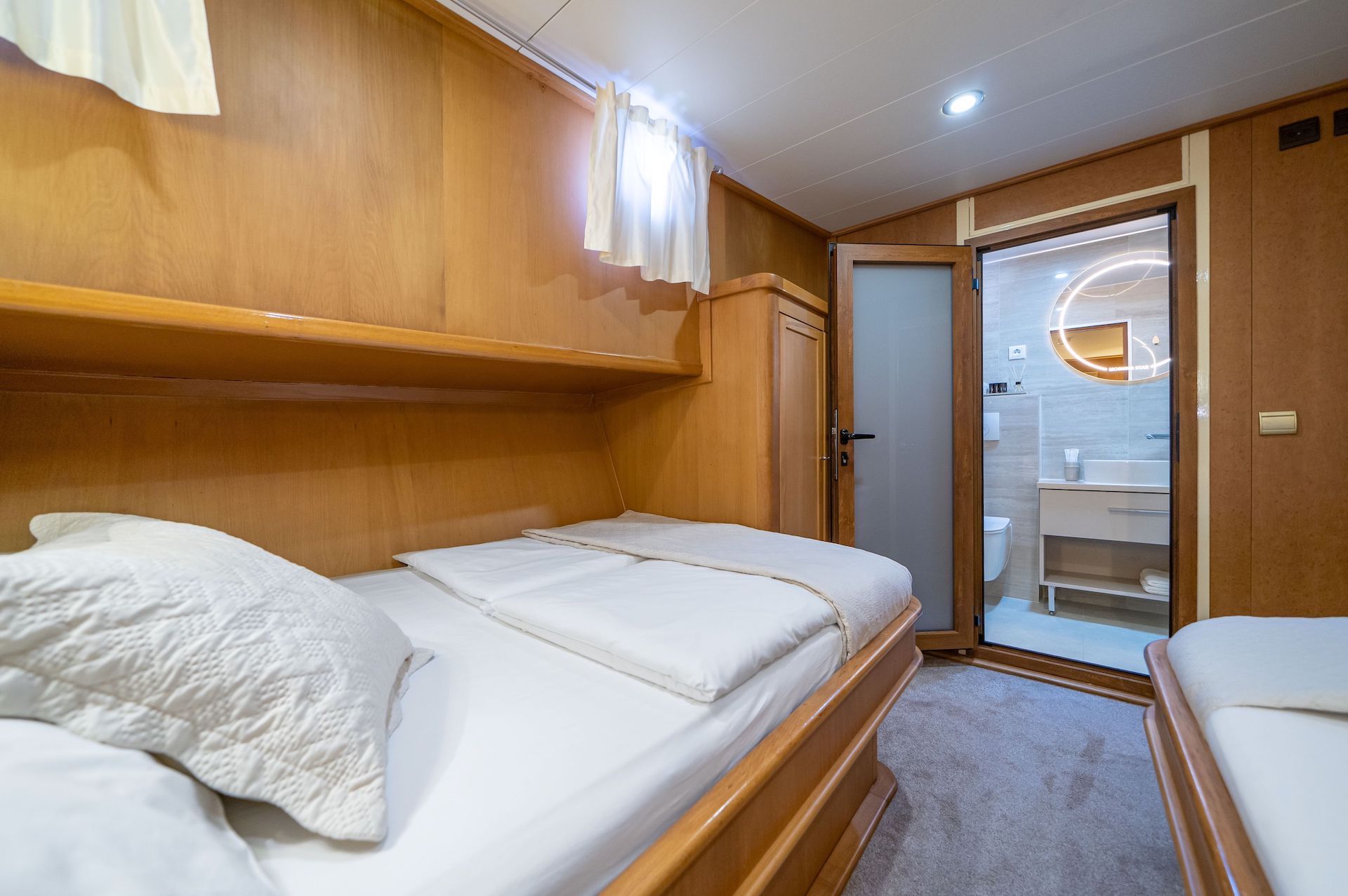 yacht charter Morning Star cabin