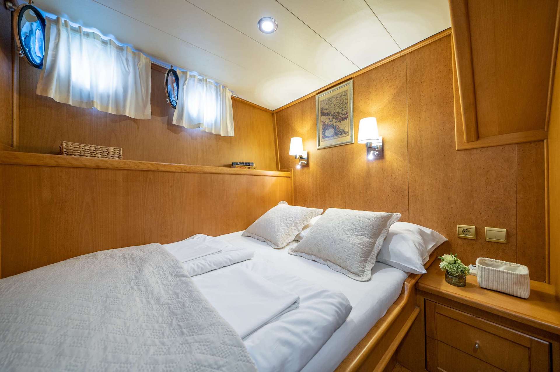 yacht charter Morning Star double cabin