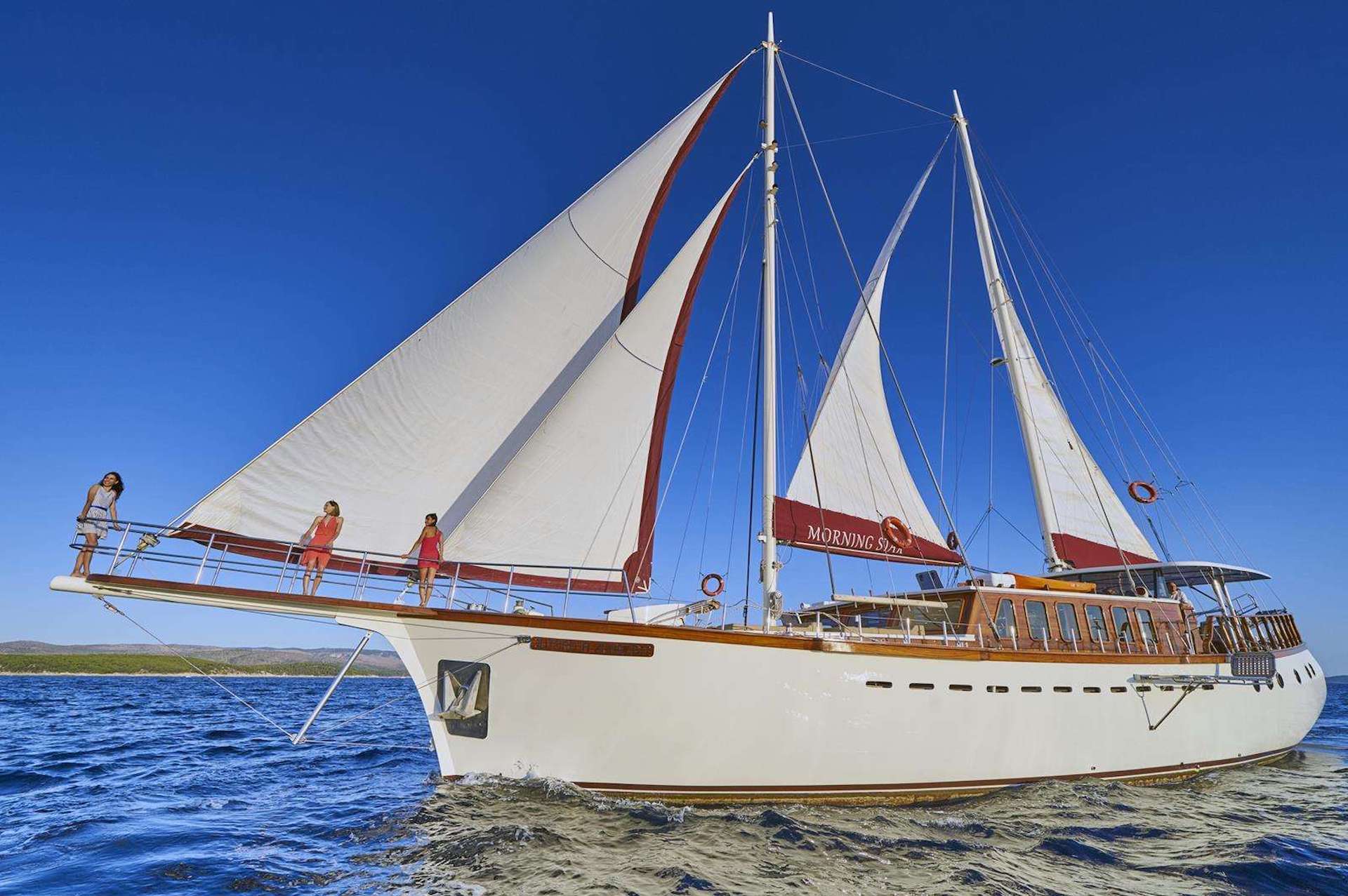 yacht charter Morning Star sailing