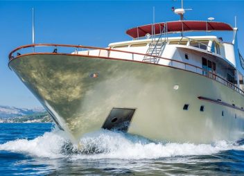 Yacht charter Motor Yacht Korab