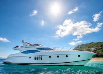 Yacht charter Motor Yacht Manu