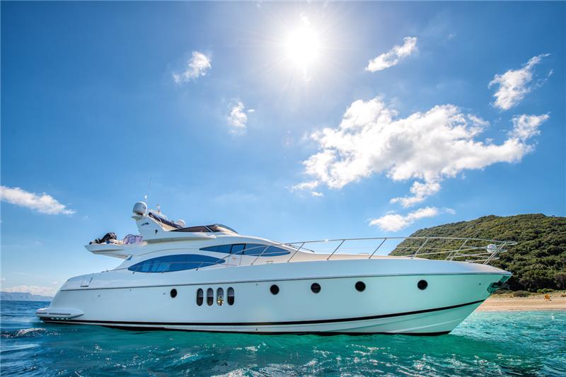 Yacht charter Motor Yacht Manu