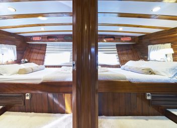 yacht charter Perla cabins