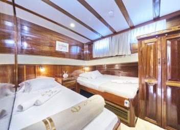 yacht charter Perla twin cabin