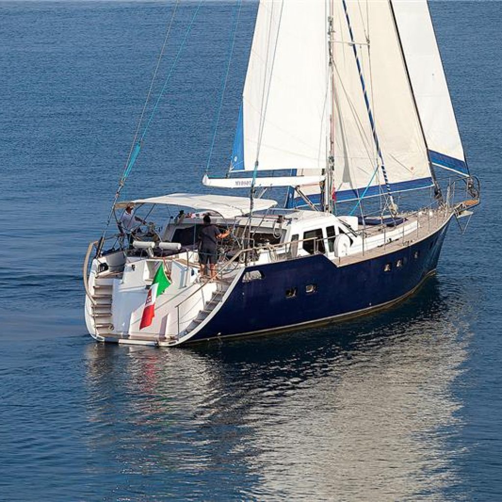 Yacht charter Sailing Yacht Myosotis