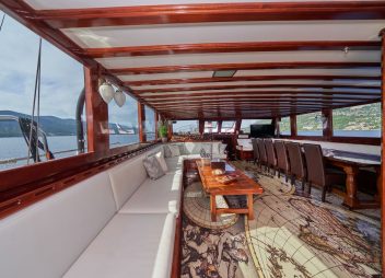 yacht charter gulet Stella Maris saloon