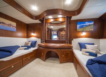 yacht charter twin cabin Alba