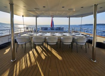 Yacht Dalmatino outdoor dining