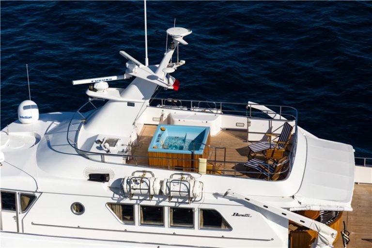 Yacht Star Of the Sea flybridge