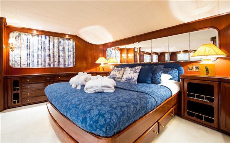 Yacht Star Of The Sea Master cabin