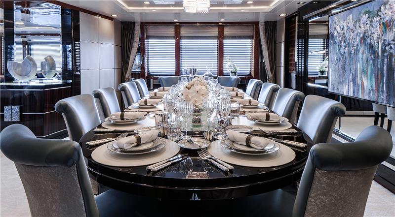 Luxury Fine Dining on yacht - High Point Yachting