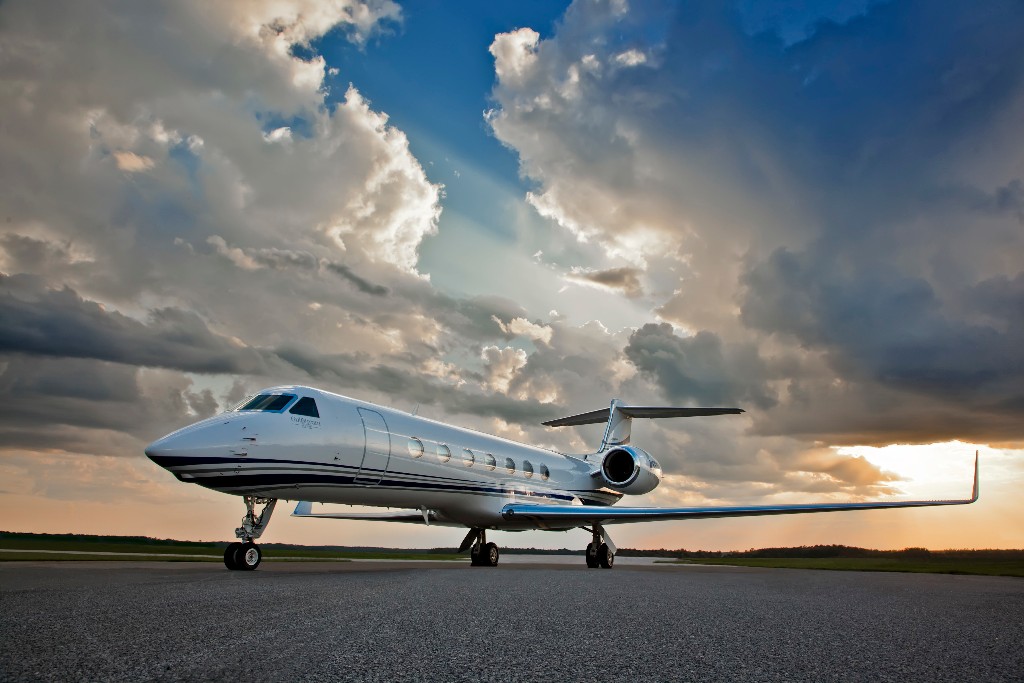 private flights and charters – High Point Yachting