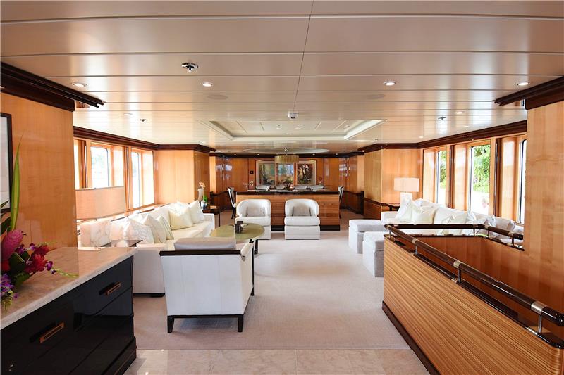 Luxury Sapcious Salon in Yacht Charter, Sail with experts for great vacations - High Point Yachting