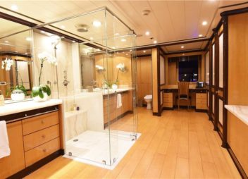 Luxury Sailing Master Cabin Relaxing vacations - High Point Yachting