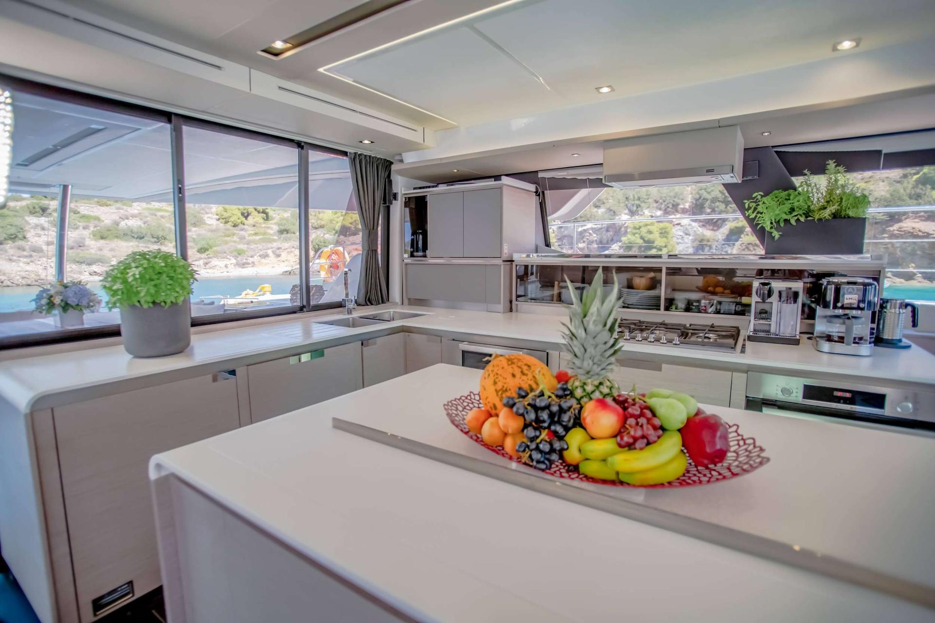 Private yacht charter kitchen - High Point Yachting