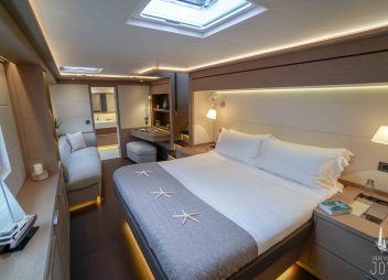 t charter Joy cabin master