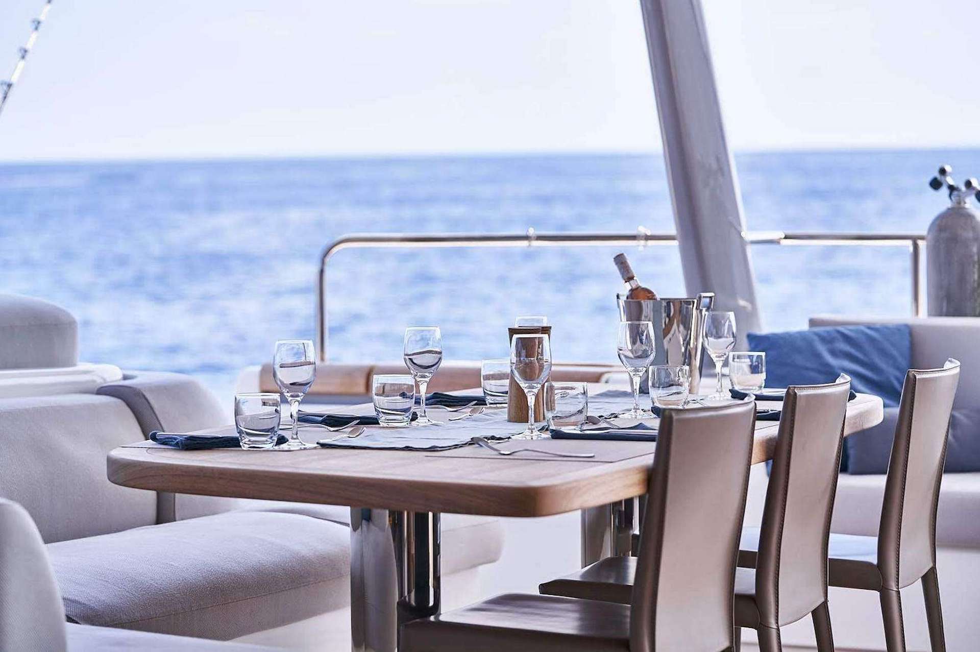 yacht charter Babac alfresco dining