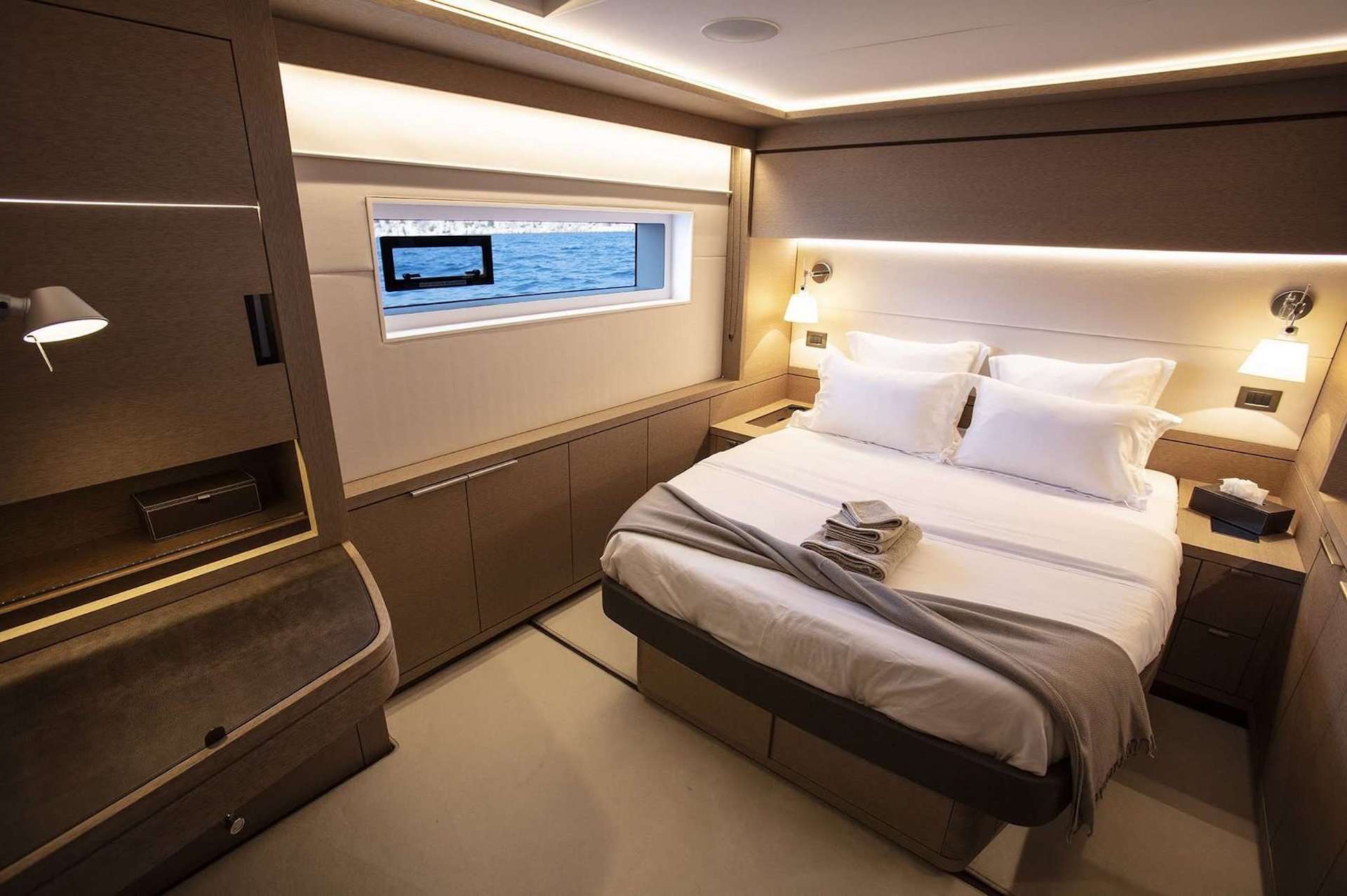 yacht charter Babac cabin