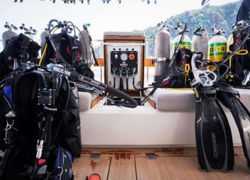 yacht charter Babac diving