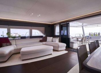 yacht charter Babac lounge