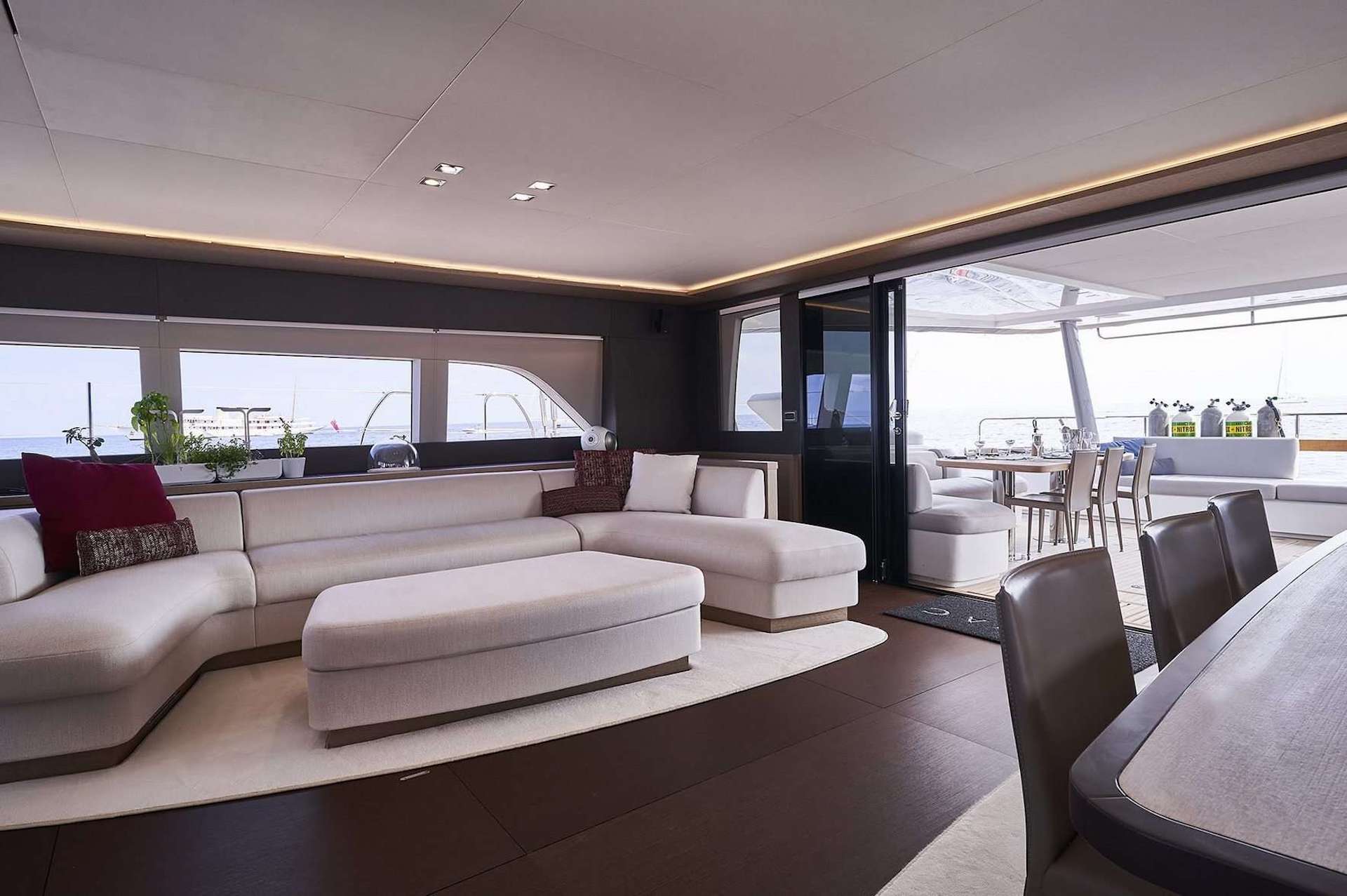 yacht charter Babac lounge