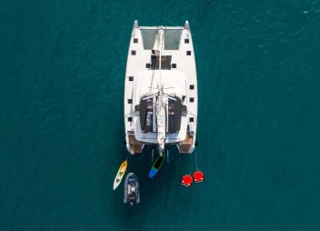 Yacht charter Catamaran Nomad