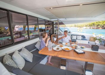 yacht charter Christal Mio aft deck