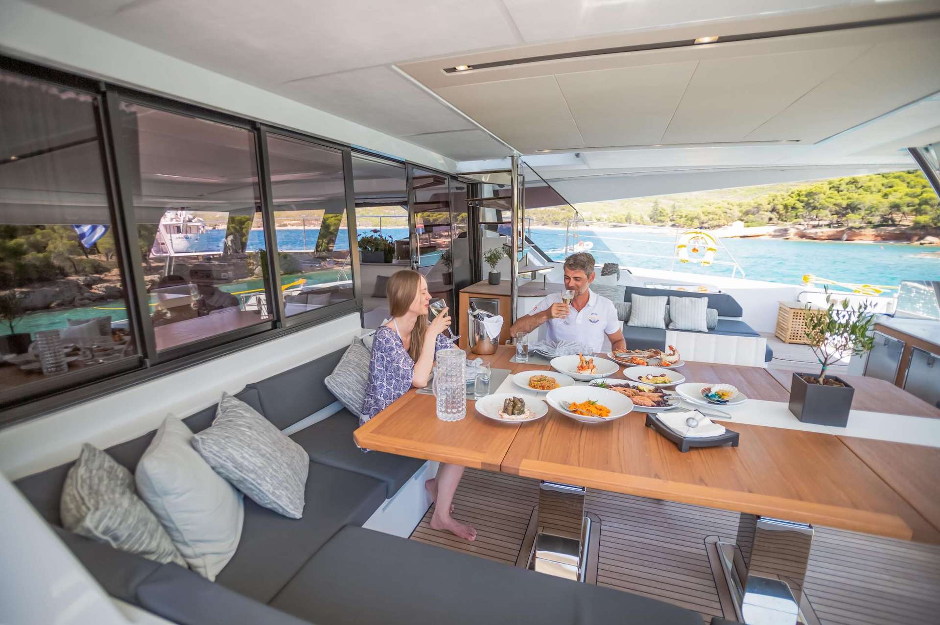 yacht charter Christal Mio aft deck