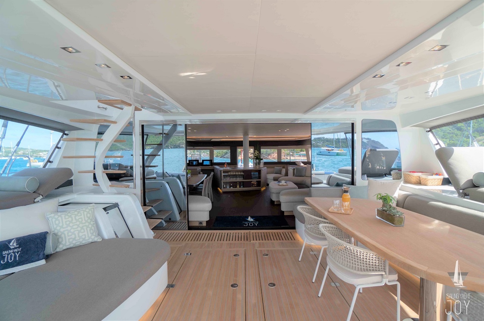 yacht charter Joy aft deck