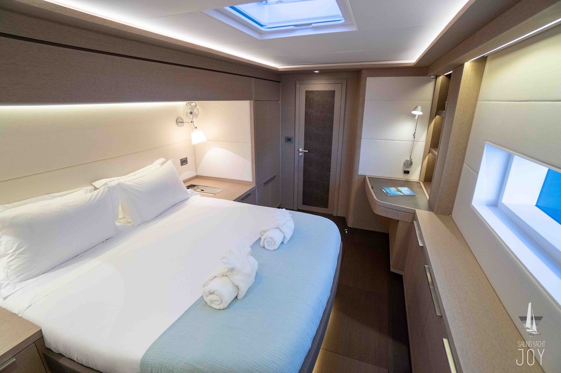 yacht charter Joy queen cabin