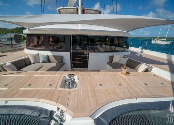 yacht charter Joy sundeck