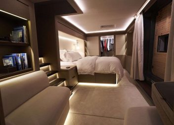 yacht charter master cabin Babac