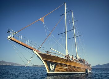 gulet yacht charter Entre Cielos Greece