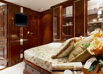 yacht charter Iraklis cabin