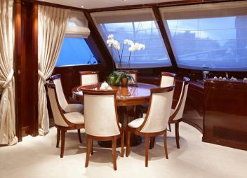 yacht charter Iraklis dining