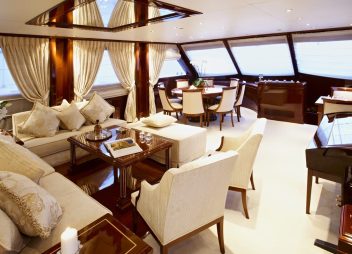 yacht charter Iraklis saloon