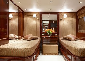 yacht charter Iraklis twin cabin