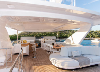 Dawo brand new 27m Azimut yacht charter in Croatia from UK & USA Flybridge with Bar and lunch area - High Point Yachting