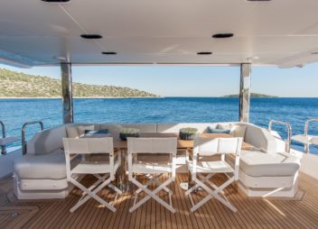 Dawo brand new 27m Azimut yacht charter in Croatia from UK & USA - High Point Yachting