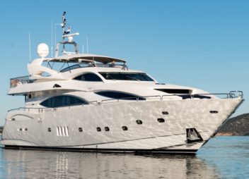 yacht charter motor yacht Baby I