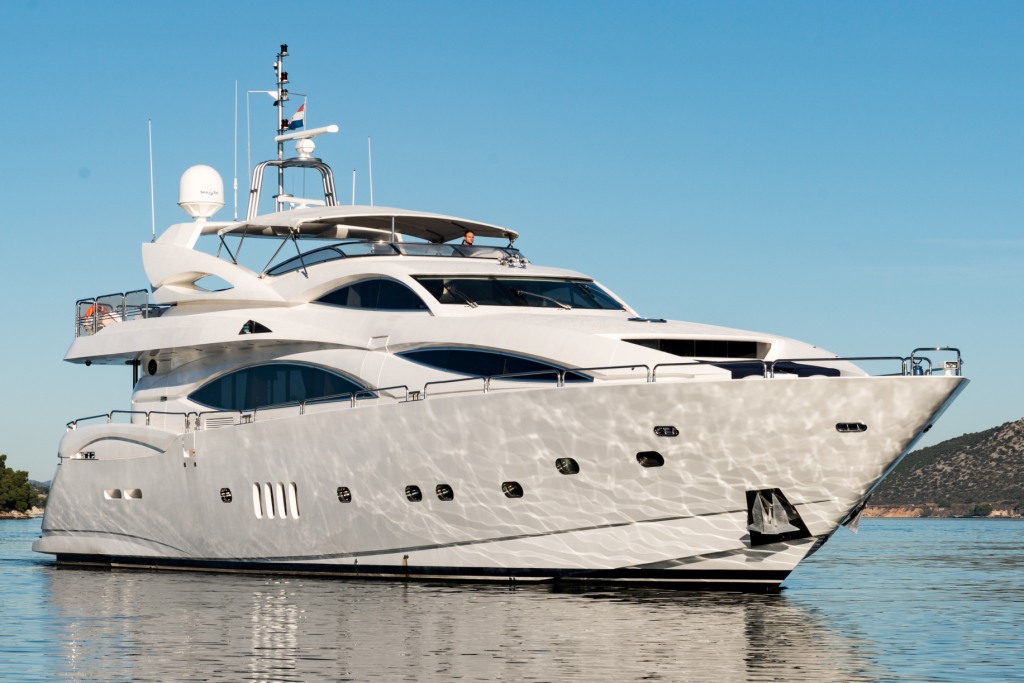 yacht charter motor yacht Baby I