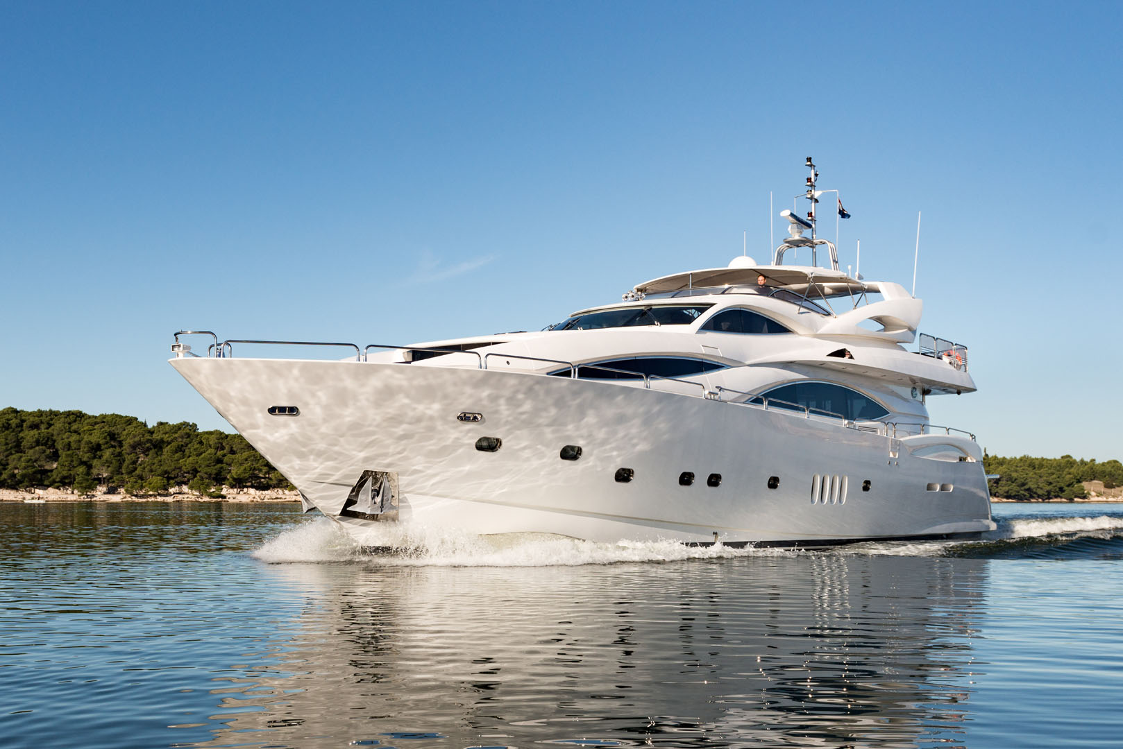 Baby I Sunseeker yacht charter