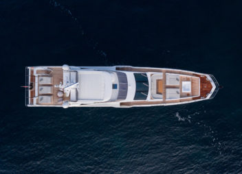 Heed motor super yacht charter won the World Syperyacht Award! It offers elegant & relaxed luxury yacht experience - High Point Yachting