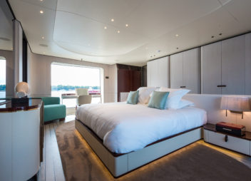 Heed motor super yacht charter relaxed luxury yacht cabin with sea view - High Point Yachting